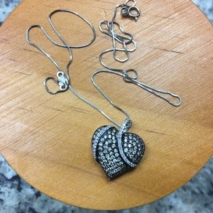 1CT TDW 10KWG Champagne and white diamond heart